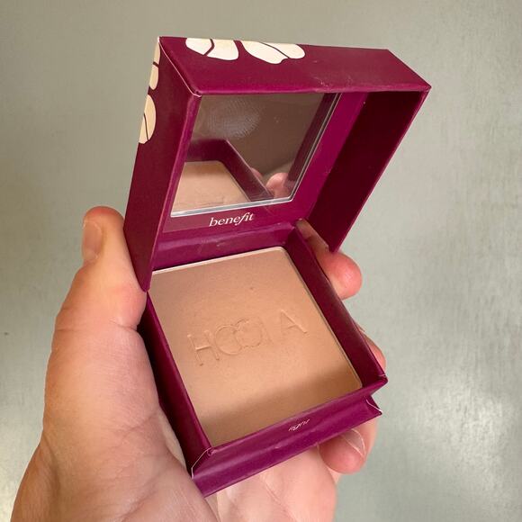 BENEFIT HOOLA Light Powder Bronzer 0.28 OZ Cosmetics Makeup Small Size - Picture 1 of 4